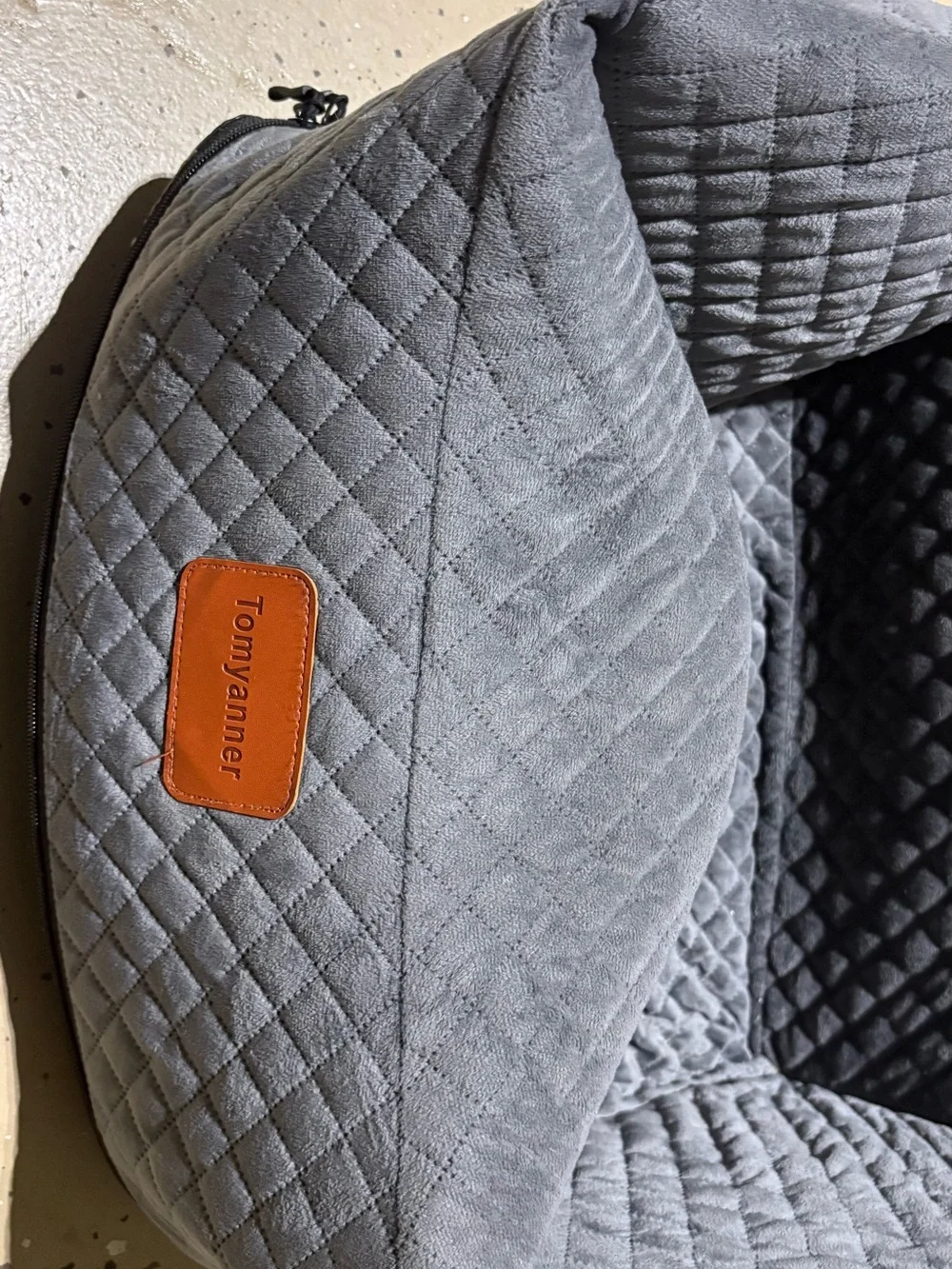 Like-New Tomyanner Dog Car Seat – $40 OBO